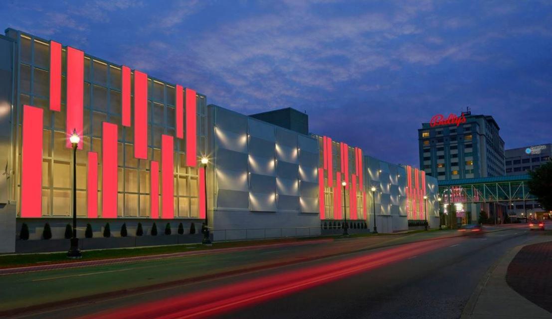 Bally'S Evansville Casino & Hotel Экстерьер фото